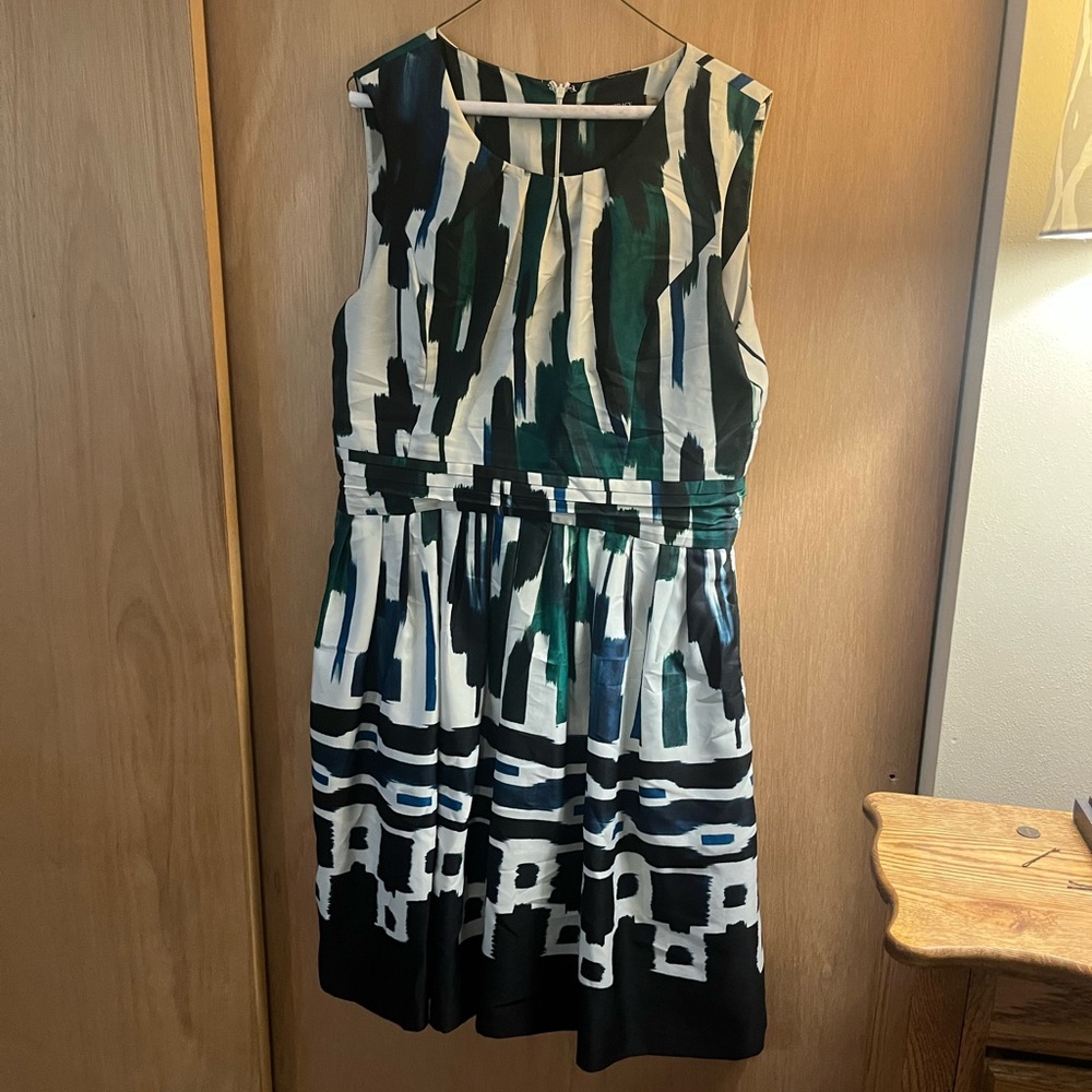 Ellen Tracy Black and Green Abstract Midi Dress